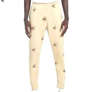 NIKE - NSW Club Printed Basketball Joggers - Ivory & Gray - Size XL.